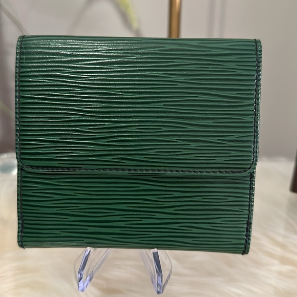 Authentic RARE Louis Vuitton Epi Mallettier Wallet 1990’s Limited Run Collection - Picture 3 of 16